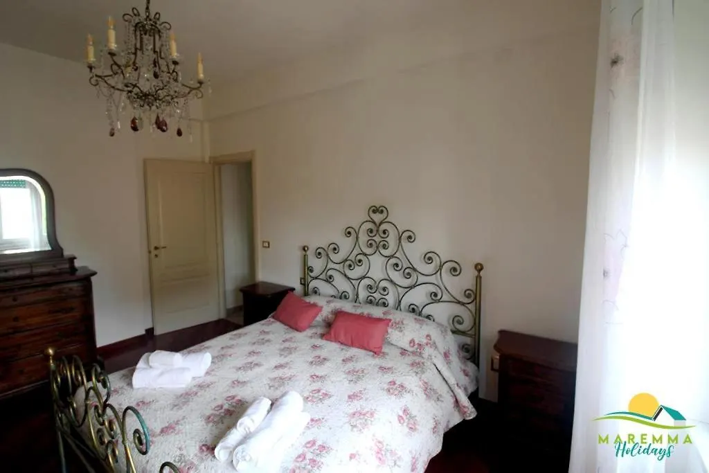 Maremma Holidays : Fiore Apartment Follonica