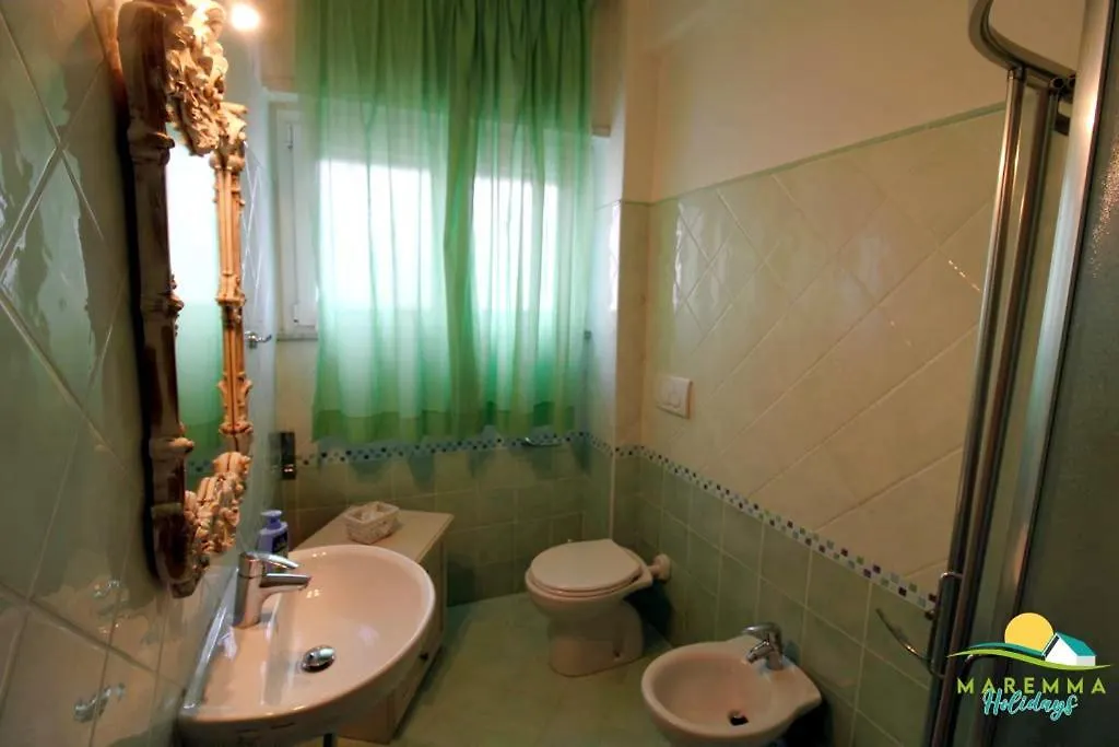 Maremma Holidays : Fiore Apartment Follonica