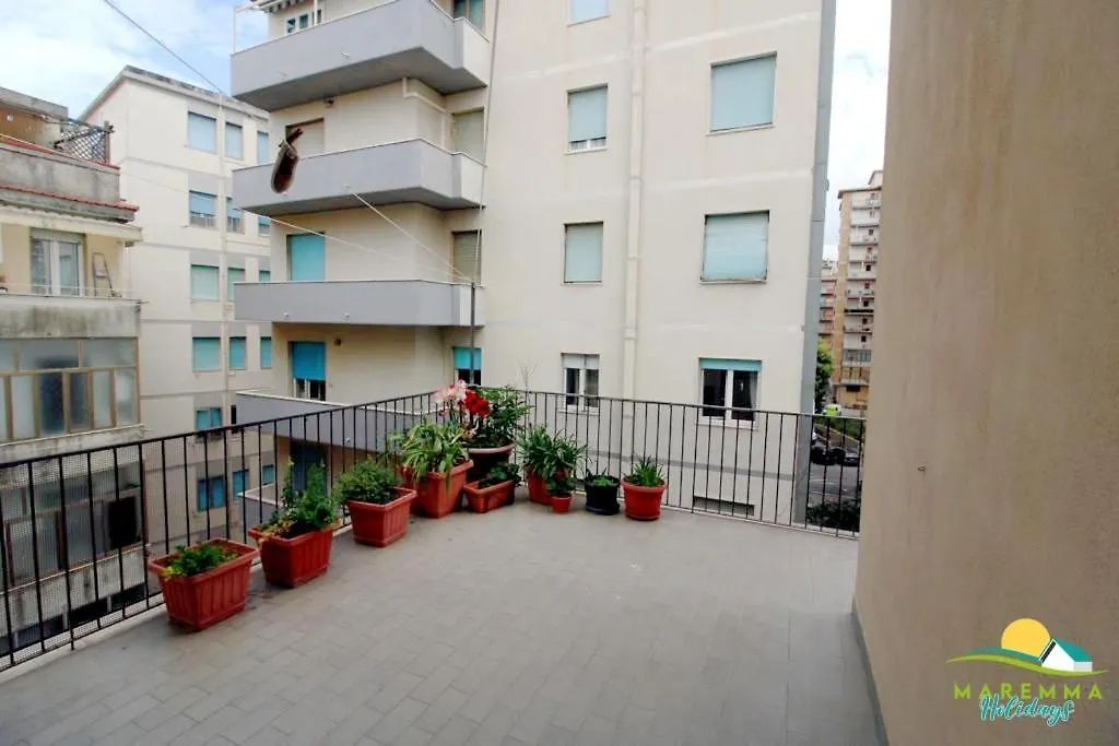 Maremma Holidays : Fiore Apartment Follonica Italy